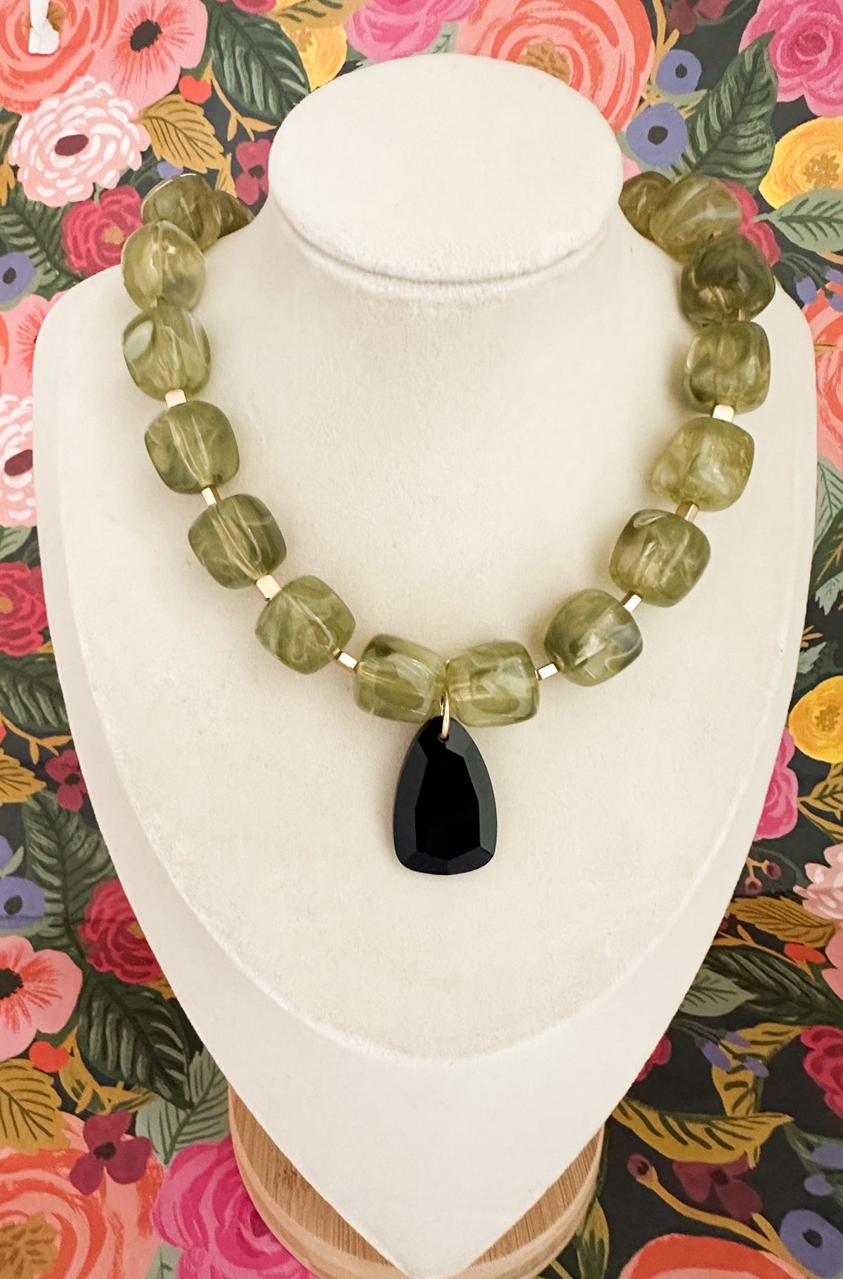 Parsley-Large Resin Necklace with Gemstone Pendant