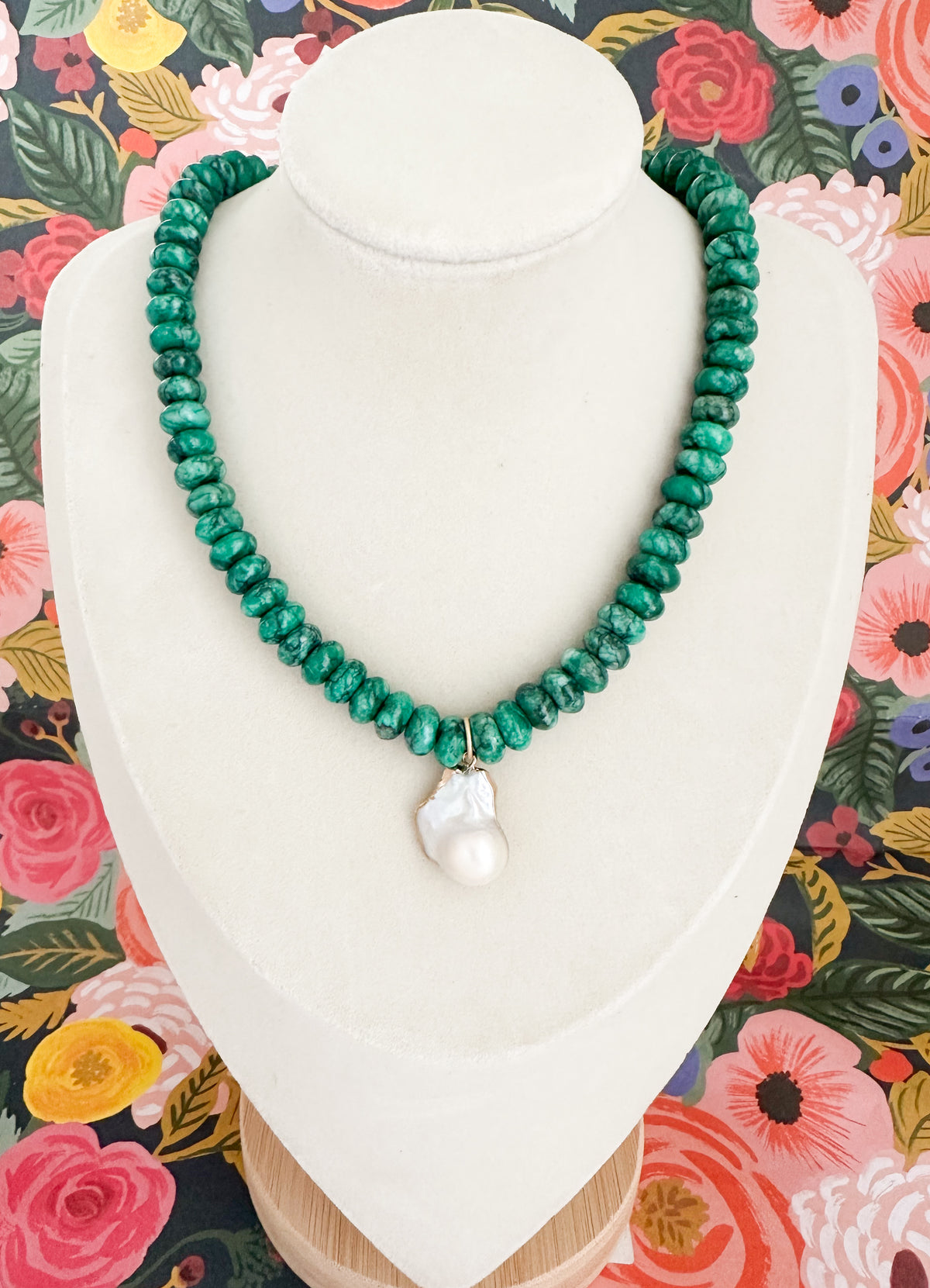 Gillian-Chrysoprase Beaded Necklace with Pearl