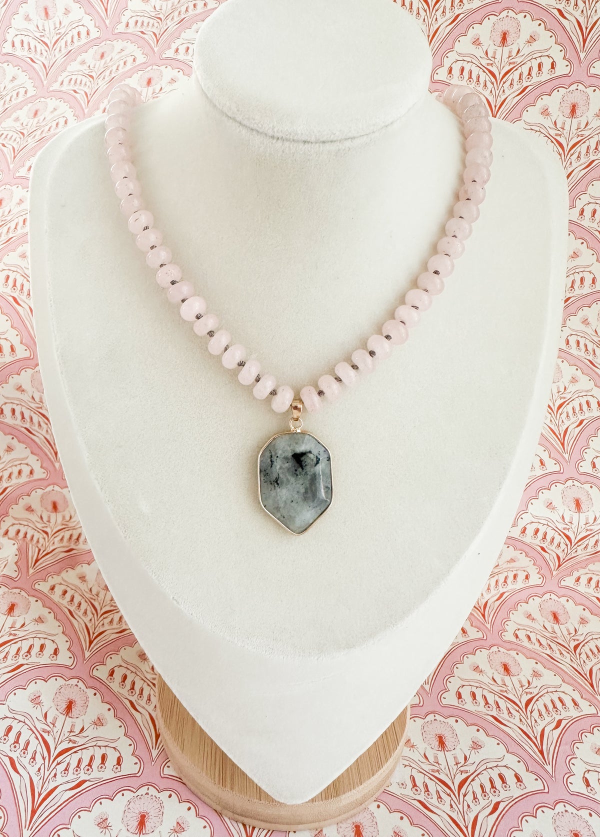 Greta-Necklace with Gemstone Pendant